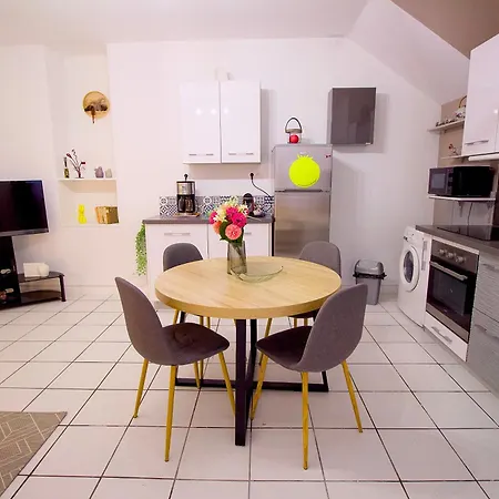 Apartment Hypercentre - Super En Rdc, Intendance Luxury Host *