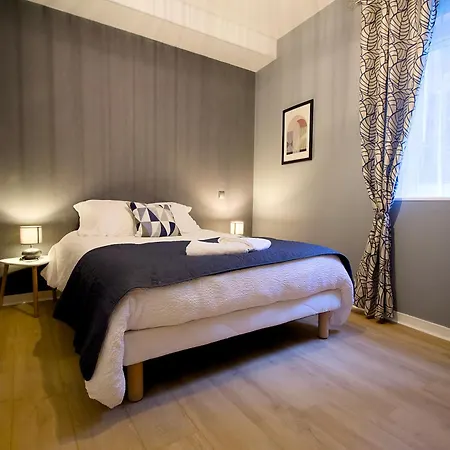 Hypercentre - Super En Rdc, Intendance Luxury Host *